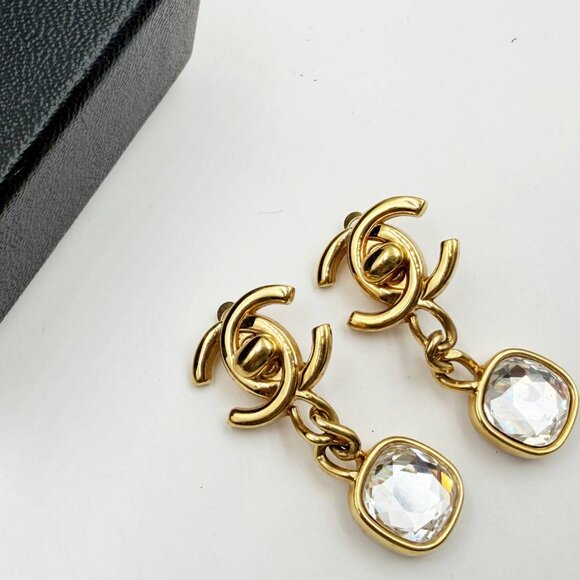 Chanel Vintage Gold Plated CC Turnlock Square Crystal Clip on Earrings - Picture 2 of 5